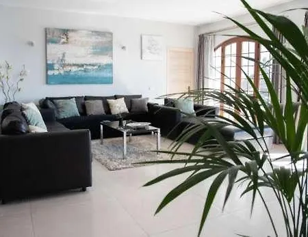 Villa Palms * Callao Salvaje
